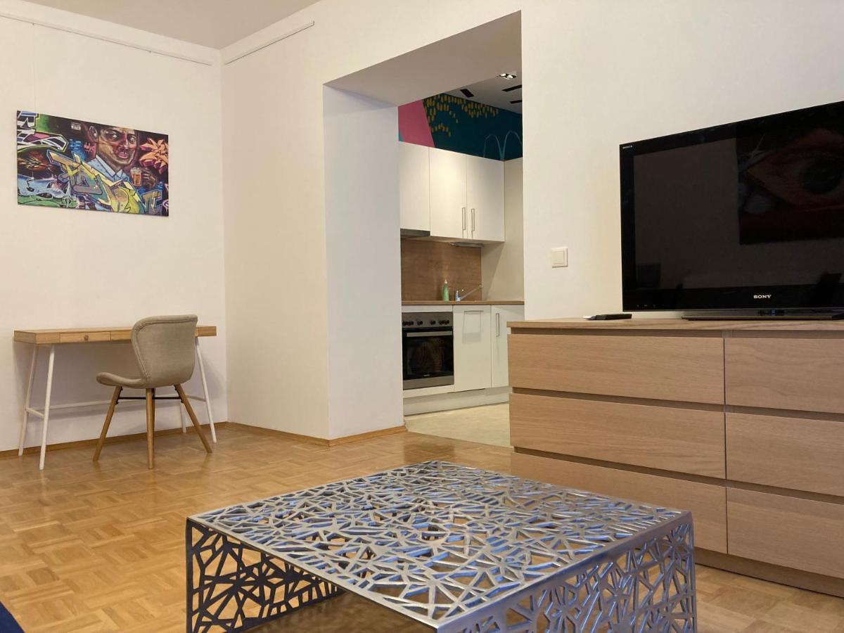 Carillon By Bestchoice - Old City - Self Check-In With Parking Option Graz Exterior foto